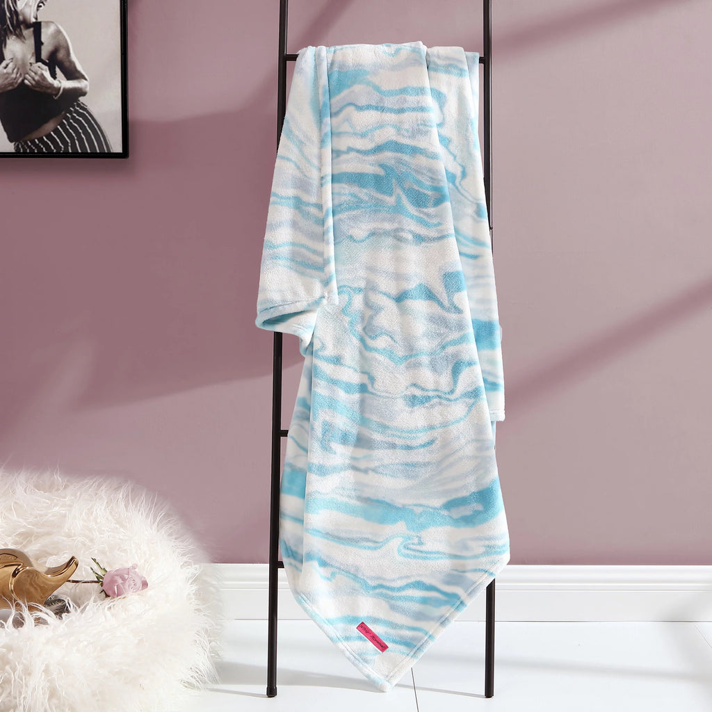 Blue Ultra Soft Plush Fleece Throw O84607