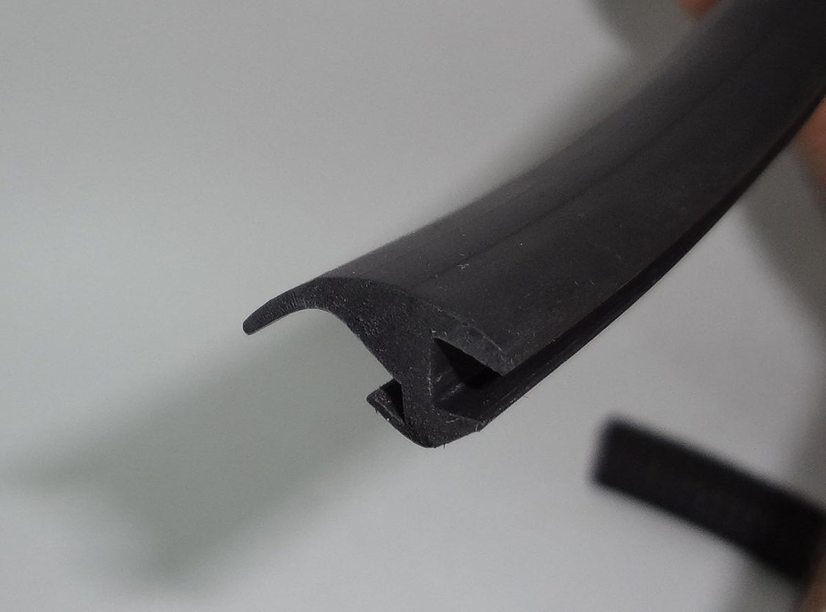 Glass Seal for Windshield Trim Seal (50 Feet) D1664